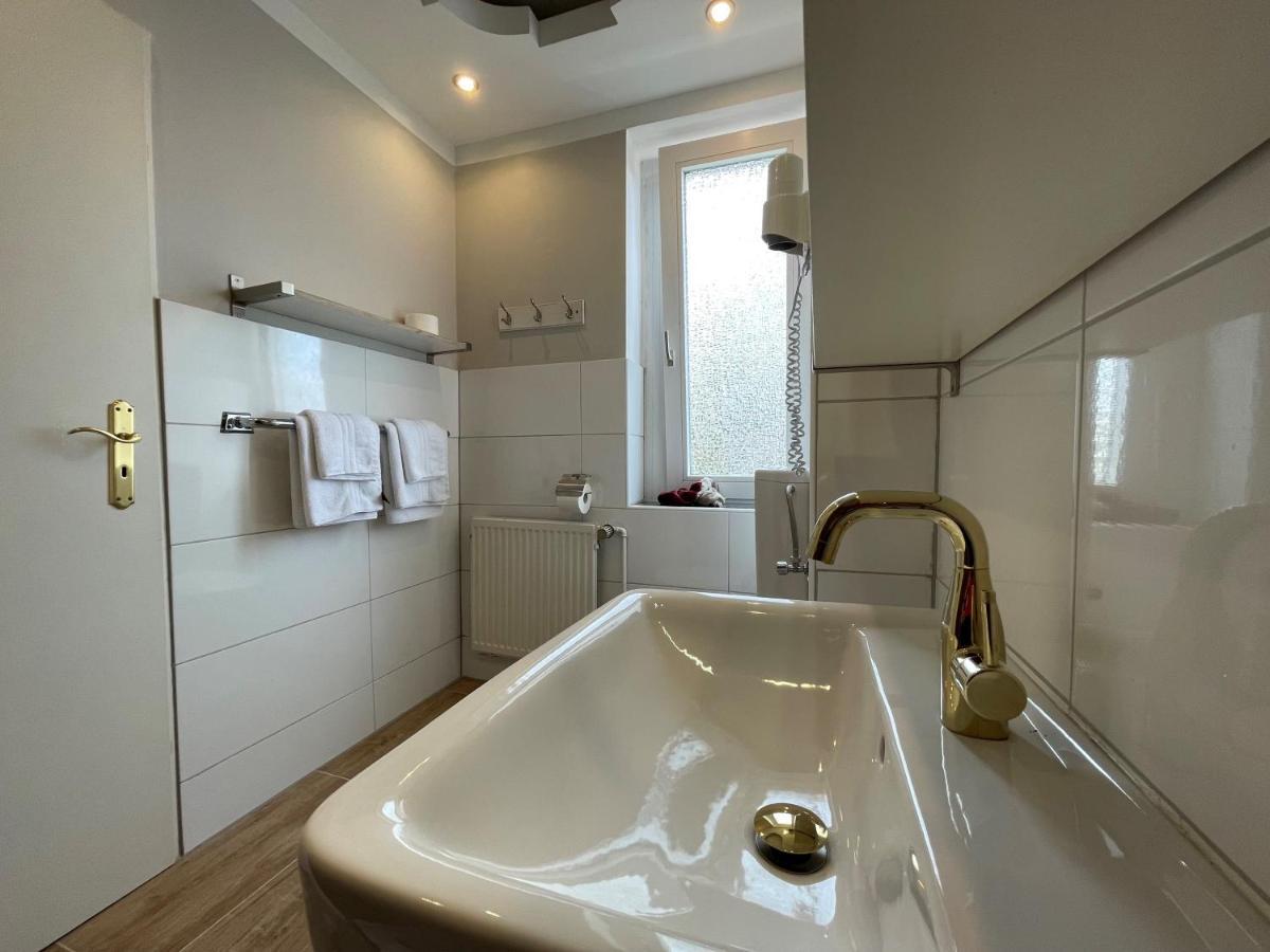 Hotel Kenny & Henry Κουξχάφεν Εξωτερικό φωτογραφία