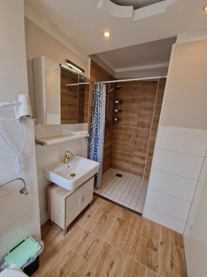 Hotel Kenny & Henry Κουξχάφεν Εξωτερικό φωτογραφία