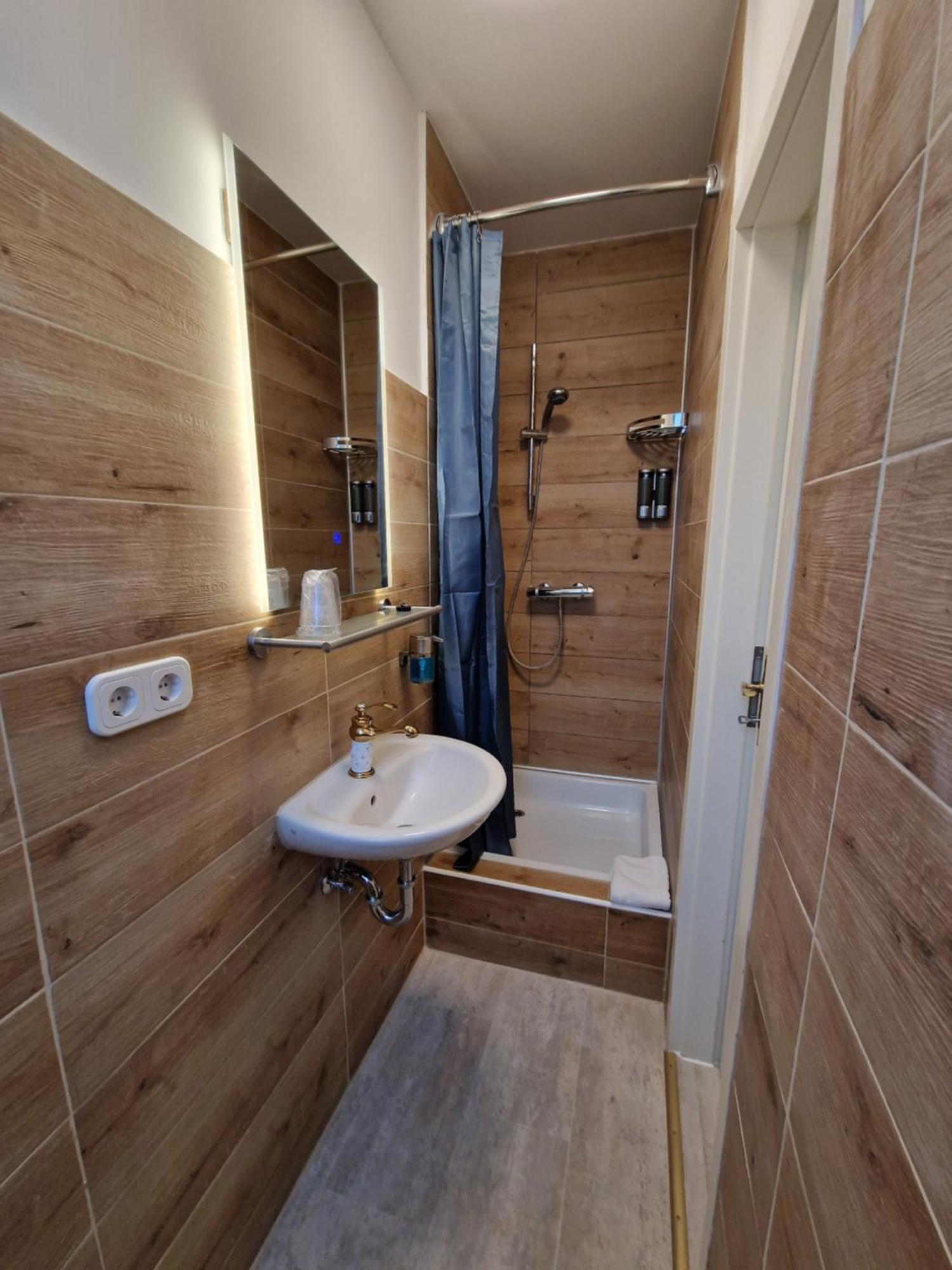 Hotel Kenny & Henry Κουξχάφεν Εξωτερικό φωτογραφία